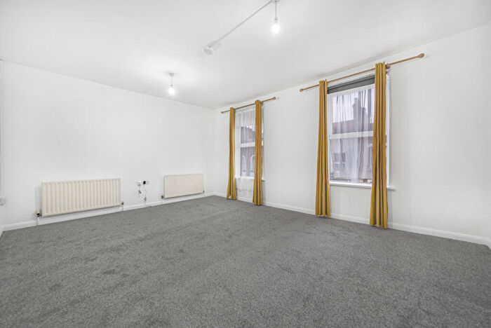 1 Bedroom Flat To Rent In Lower Clapton Road (), Flat, Hackney, E5