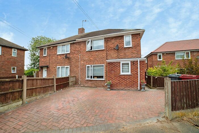3 Bedroom Semi-Detached House For Sale In Iron Cliff Road, Bolsover, Chesterfield, S44