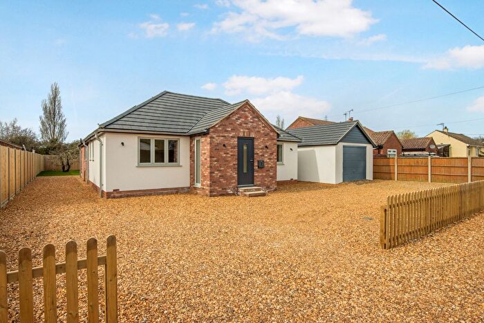 3 Bedroom Detached Bungalow For Sale In Jubilee Avenue, Heacham, PE31