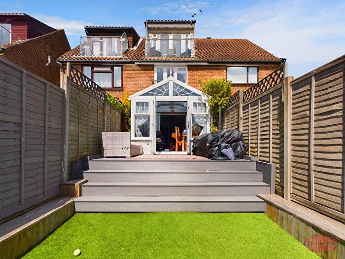 4 Bedroom Town House For Sale In Willlow Way, Christchurch Town Centre, BH23