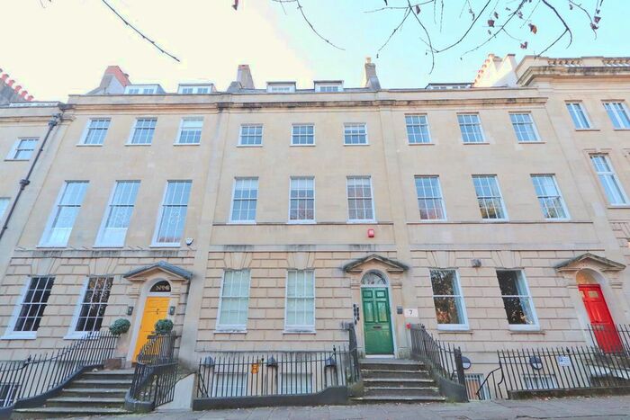 5 Bedroom Flat To Rent In Berkeley Square, Bristol, BS8