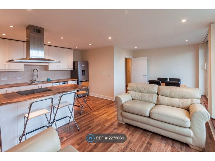 2 Bedroom Flat To Rent In Ferry Court, Cardiff, CF11