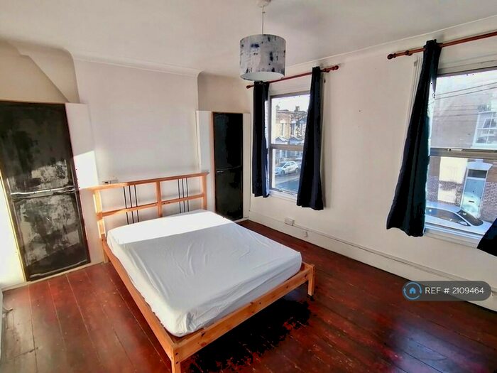 4 Bedroom Terraced House To Rent In Brocklehurst Street, London, SE14