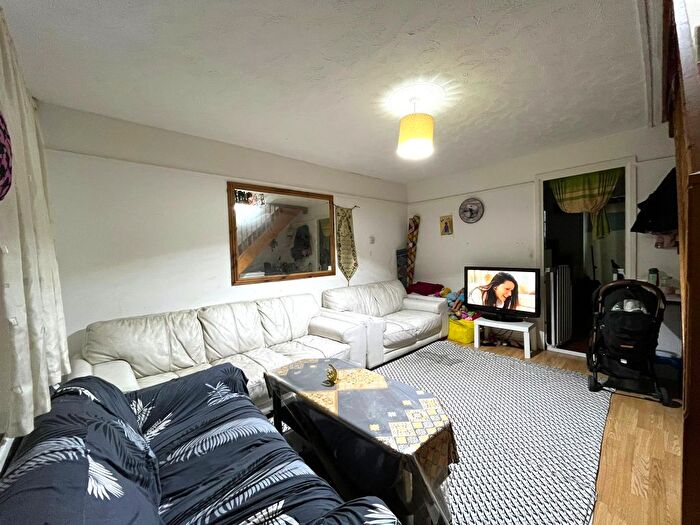 2 Bedroom Terraced House To Rent In Britannia Gate, London, E16