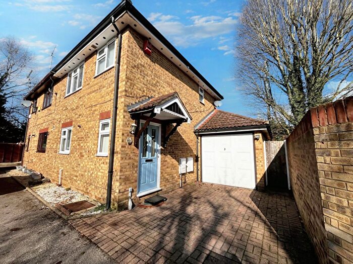 2 Bedroom Semi-Detached House To Rent In Stanhope Road, Slough, SL1