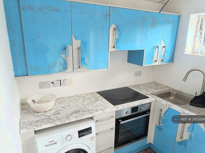 2 Bedroom Maisonette To Rent In Knighton Road, Leicester, LE2