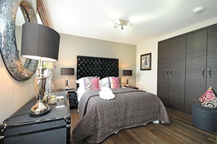 3 Bedroom Flat To Rent In St. Johns Wood Park, St. Johns Wood, London, NW8