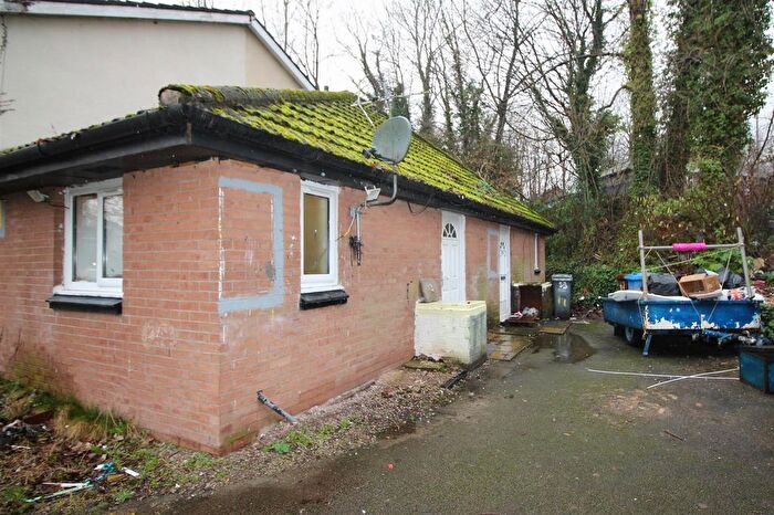 1 Bedroom Semi Detached Bungalow For Sale In Givendale Drive, Manchester, M8