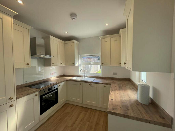 4 Bedroom Terraced House To Rent In Gresham Drive, Romford, Essex, RM6