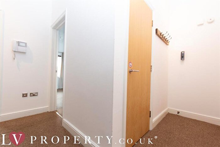 2 Bedroom Apartment To Rent In Clement Street, City Centre, Birmingham, West Midlands, B1