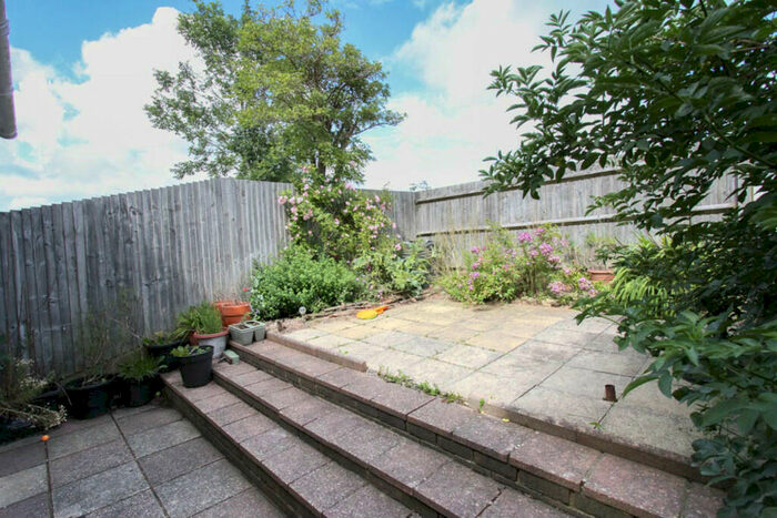 3 Bedroom End Of Terrace House For Sale In Batemans Road, Brighton, BN2