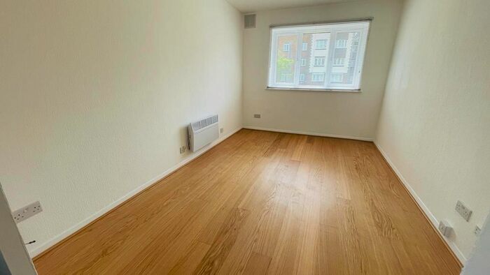 1 Bedroom Flat To Rent In Scotland Green Road, Enfield, EN3