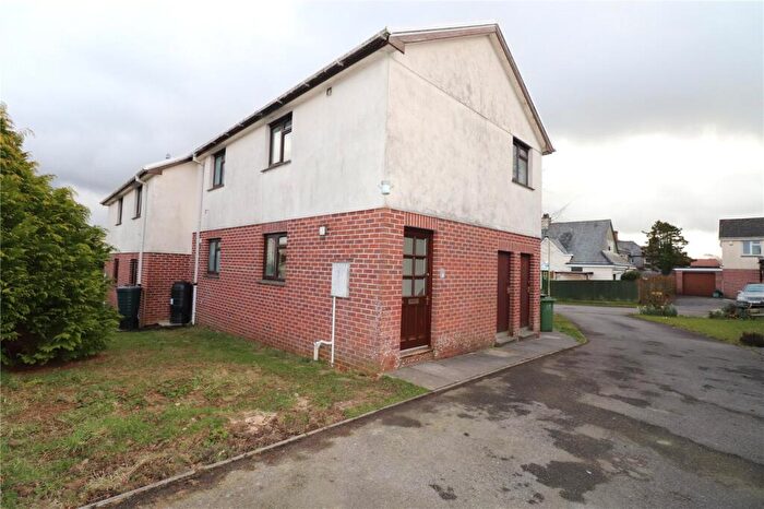 1 Bedroom Flat To Rent In Holsworthy, Devon, EX22