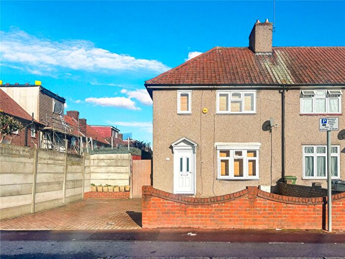 3 Bedroom End Of Terrace House To Rent In Winterbourne Road, Dagenham, Essex, RM8