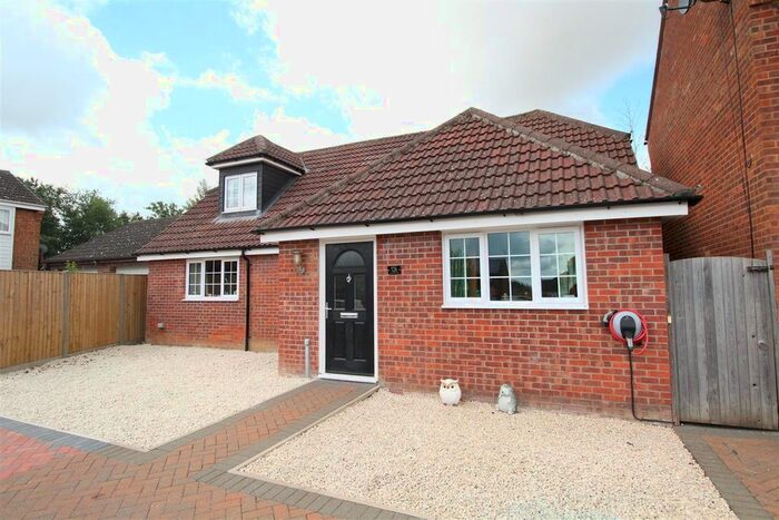 4 Bedroom Detached House For Sale In Lowry Way, Stowmarket, IP14