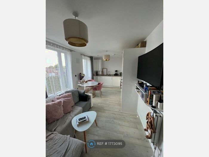 1 Bedroom Flat To Rent In Ilford, London, IG1