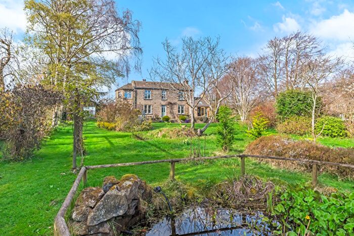 4 Bedroom Property For Sale In Glen Road, Eldwick, BD16