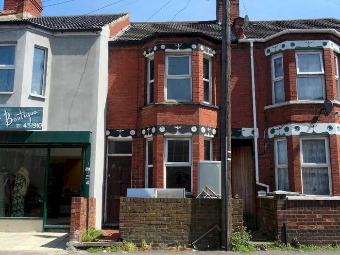 3 Bedroom Terraced House To Rent In Leagrave Road, Luton, LU3