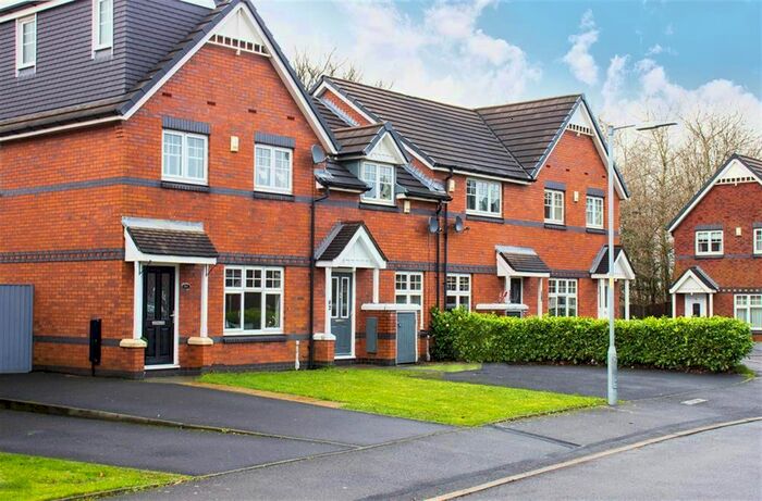 2 Bedroom Town House To Rent In Dixon Green Drive, Farnworth, Bolton BL4