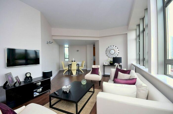 2 Bedroom Flat To Rent In City Road, Old Street, London, EC1V