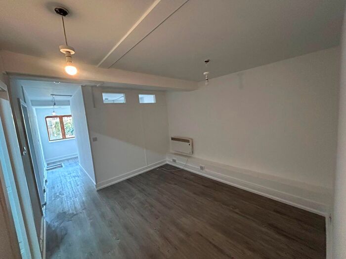 2 Bedroom Flat To Rent In Highland Terrace, Algernon Road, London, SE13