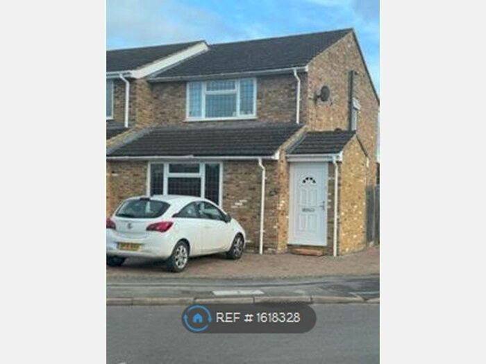 2 Bedroom End Of Terrace House To Rent In Farmers Way, Maidenhead, SL6