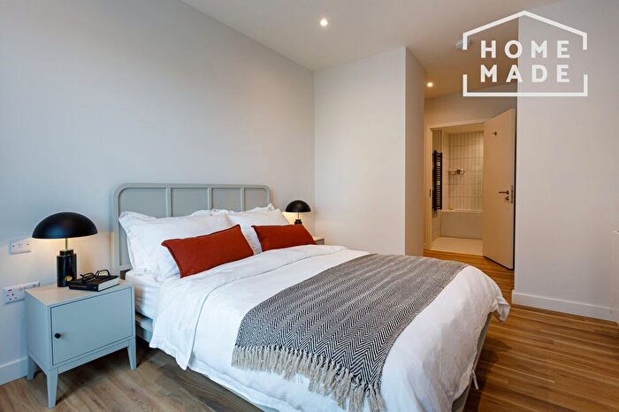 2 Bedroom Flat To Rent In Greenford Quay, Greenford, UB6