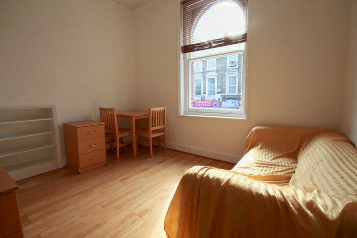 Studio To Rent In Kilburn High Road, Kilburn, NW6