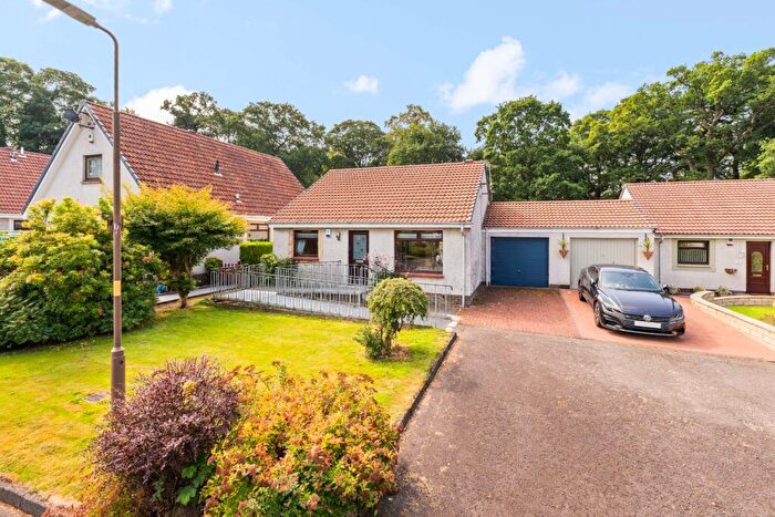 2 Bedroom Detached Bungalow For Sale In Sommers Park, Mid Calder, West Lothian, EH53
