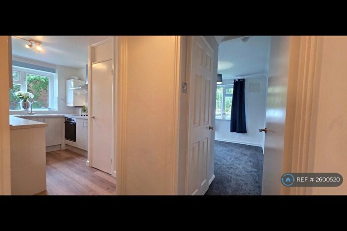 2 Bedroom Flat To Rent In Sanders Court, Warwick, CV34