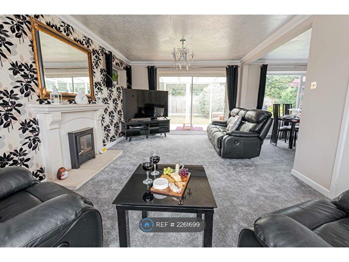 5 Bedroom Detached House To Rent In Carrbridge Close, Bournemouth, BH3