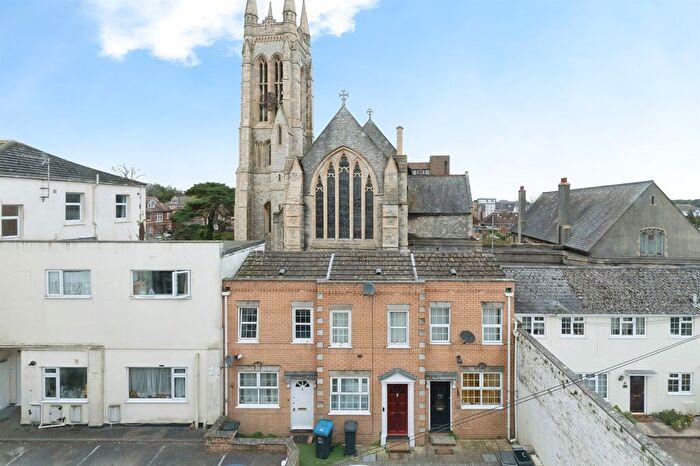 2 Bedroom Flat For Sale In Upper Norwich Road, Bournemouth, BH2