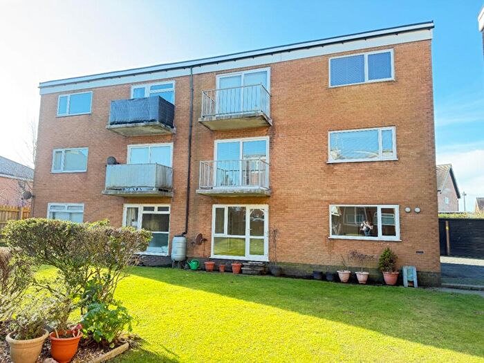 2 Bedroom Flat To Rent In Heyhouses Court, FY8