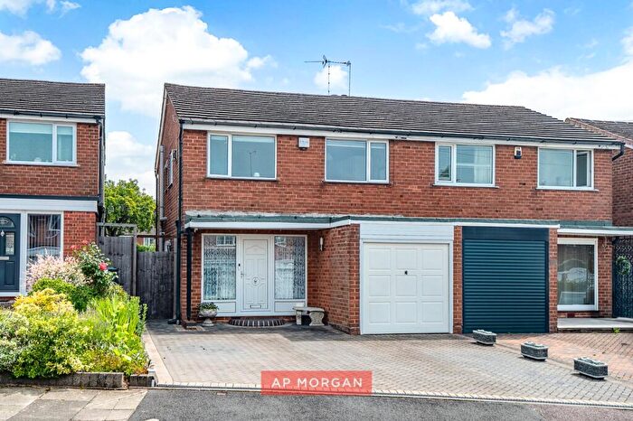 3 Bedroom Semi-Detached House For Sale In Jasmin Croft, Kings Heath, Birmingham, West Midlands, B14