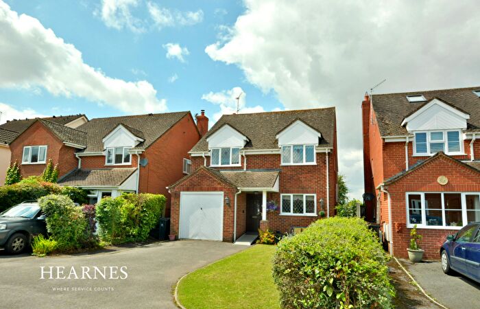 4 Bedroom Detached House For Sale In Parkelea, Sturminster Marshall, Dorset, BH21