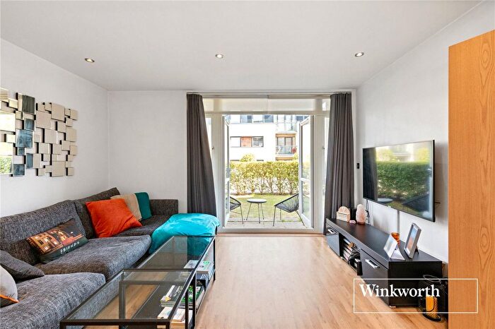 2 Bedroom Flat For Sale In Thirleby Road, London, NW7