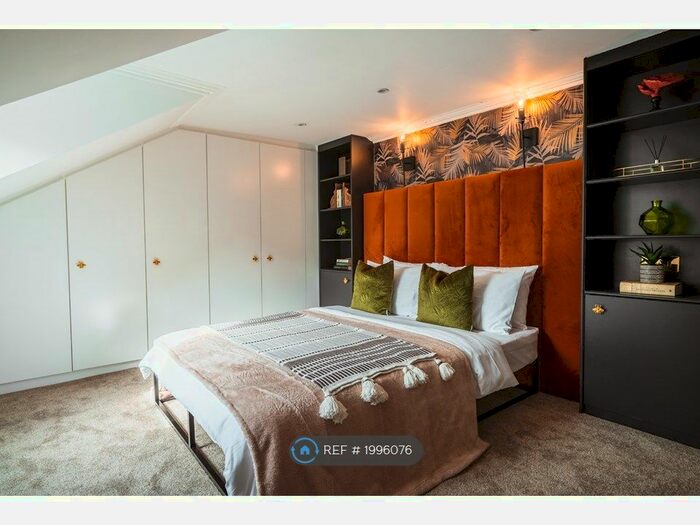 2 Bedroom Flat To Rent In Bank Street, Glasgow, G12