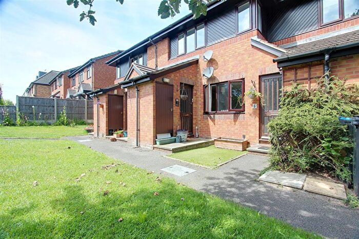 1 Bedroom Maisonette To Rent In Carman Court, Tring, HP23