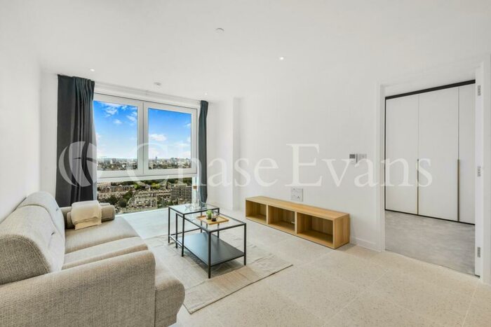 1 Bedroom Flat To Rent In Crendal Crescent, Whitechapel, London, E1