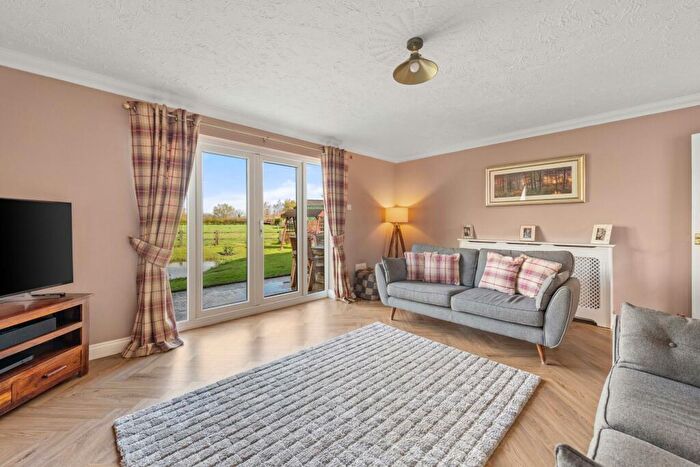 4 Bedroom Detached House For Sale In Paddock View, Stickford, PE22