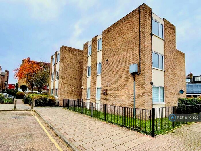 1 Bedroom Flat To Rent In Hanson Close, London, SW12