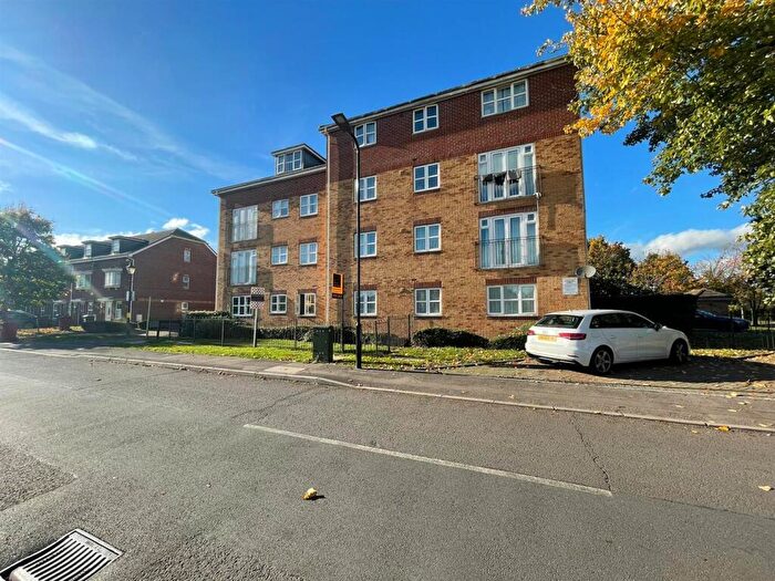 2 Bedroom Apartment For Sale In Cannon Gate, Slough, SL2