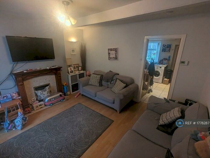2 Bedroom Terraced House To Rent In Edward Street, Glossop, SK13