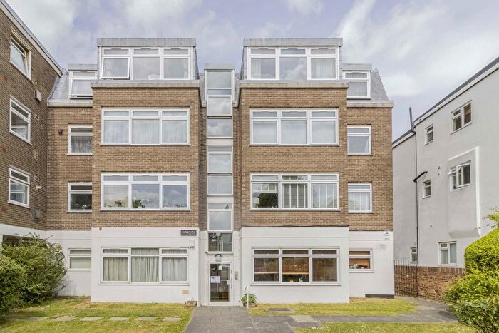 2 Bedroom Flat To Rent In Hamilton Road, Ealing, W5