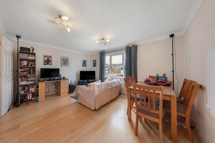 1 Bedroom Flat To Rent In Upper Richmond Road, Putney, London, SW15
