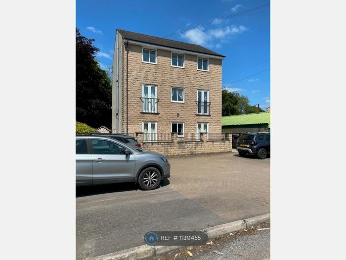 2 Bedroom Flat To Rent In St. Lawrence View, Pudsey, LS28