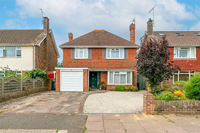 3 Bedroom Detached House For Sale In Falmer Close, Goring-By-Sea, Worthing, West Sussex, BN12