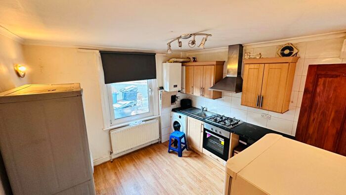 2 Bedroom Maisonette To Rent In Wealdstone, HA3