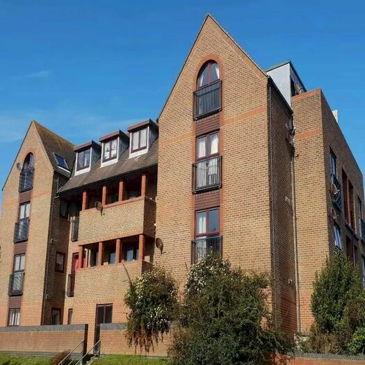 2 Bedroom Flat To Rent In Holliers Hill, Bexhill-On-Sea, TN40