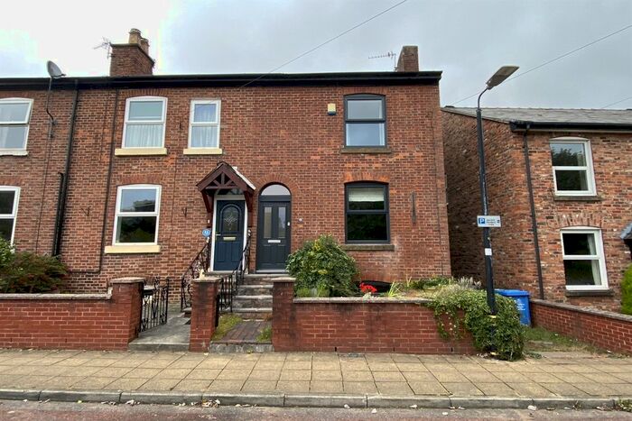2 Bedroom End Of Terrace House To Rent In Oakfield Street, Altrincham, WA15